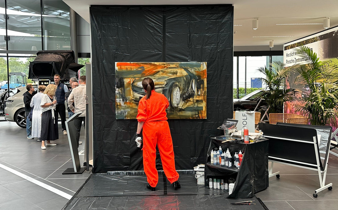 Live-Bild im Porsche Zentrum Lüneburg